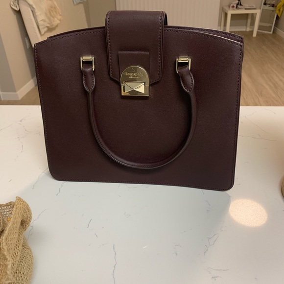 kate spade handbag. Very fine quality. No damage. Never used. Selking for $165 - Picture 3 of 3